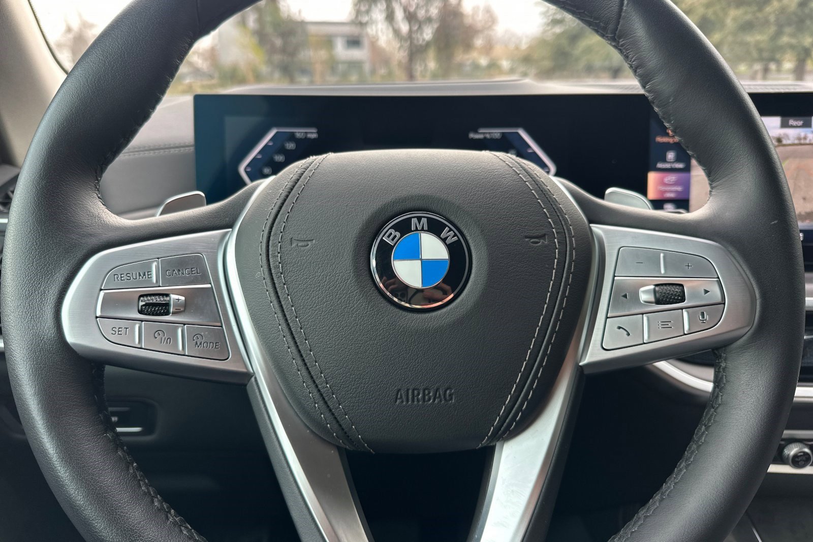 Used 2025 BMW X7 xDrive40i w/ Premium Package image 30