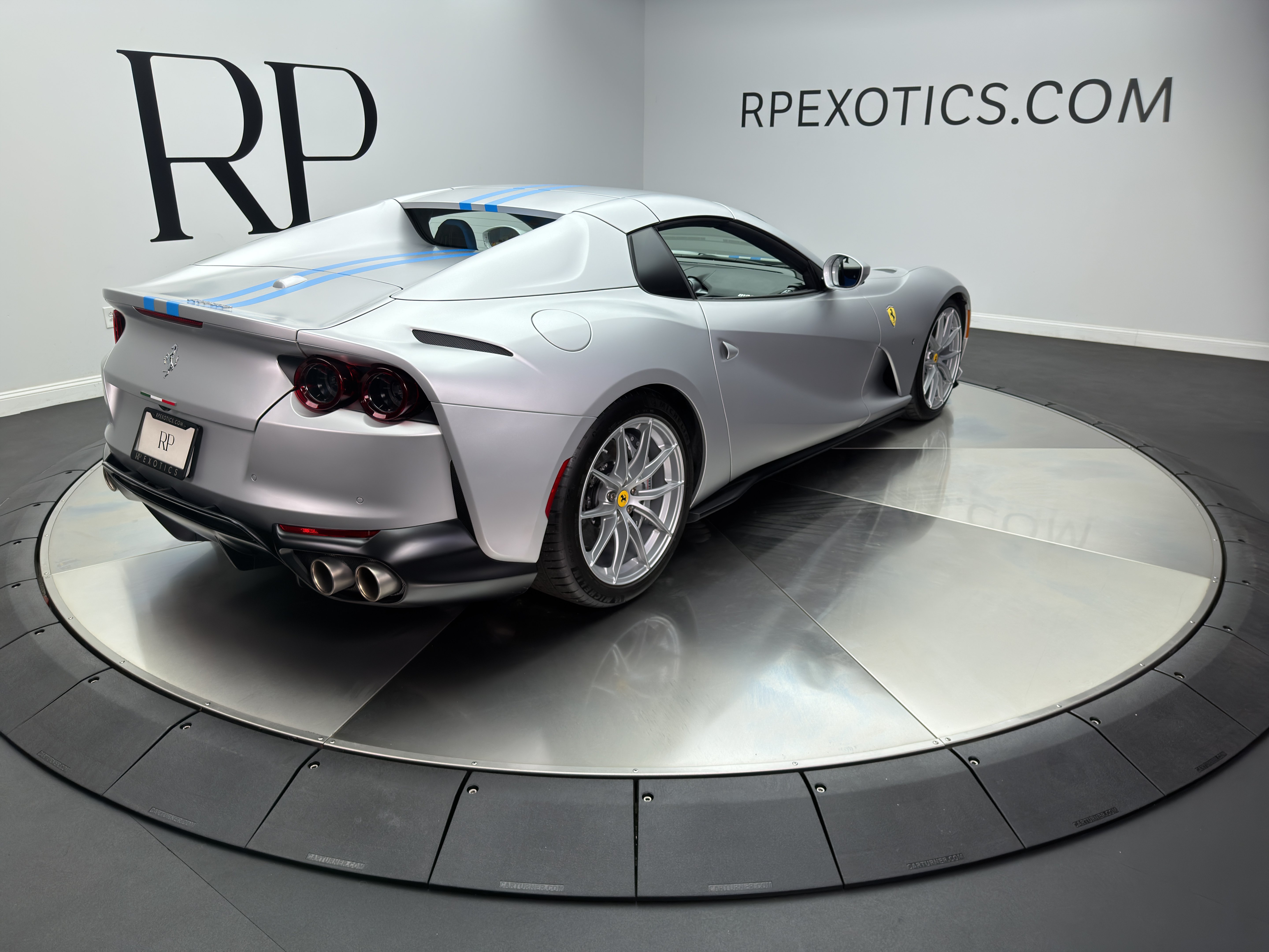 Used 2023 Ferrari 812 GTS RWD image 17