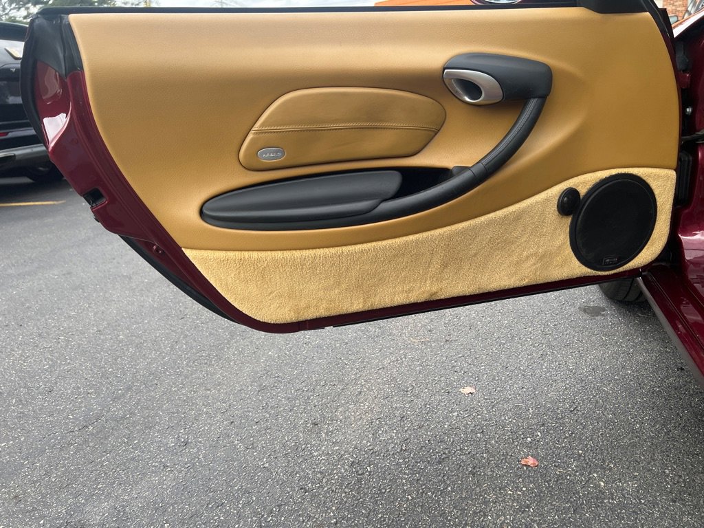 Used 2000 Porsche Boxster image 16