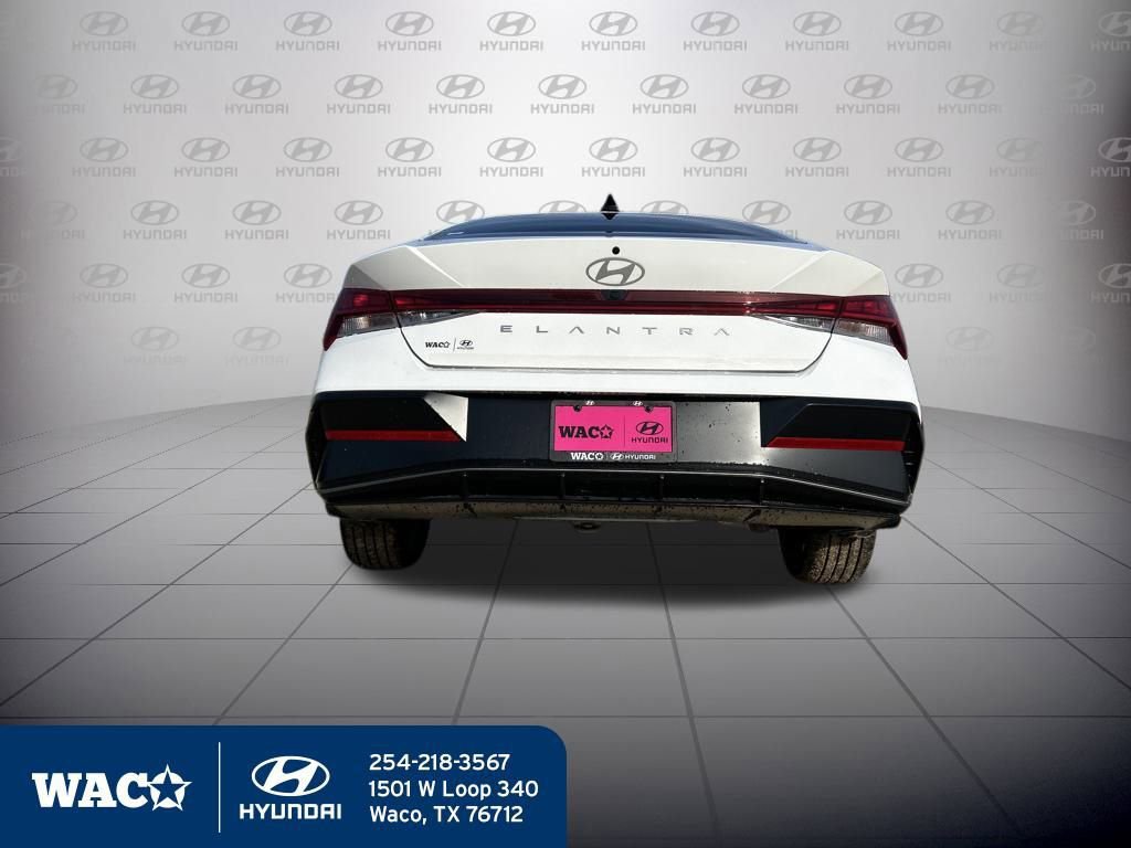 Used 2025 Hyundai Elantra SEL image 6