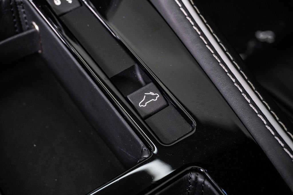 Used 2016 Aston Martin DB9 GT RWD image 35