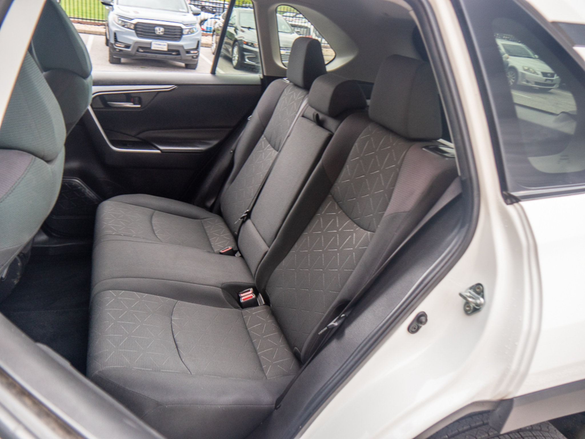 Used 2023 Toyota RAV4 XLE AWD/4WD image 18