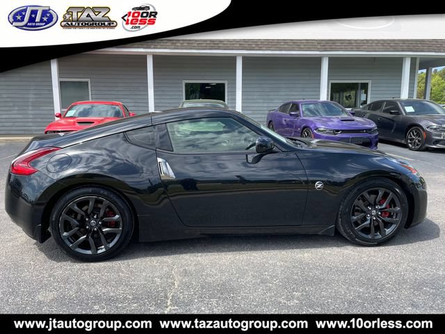 Used 2019 Nissan 370Z Coupe RWD image 8