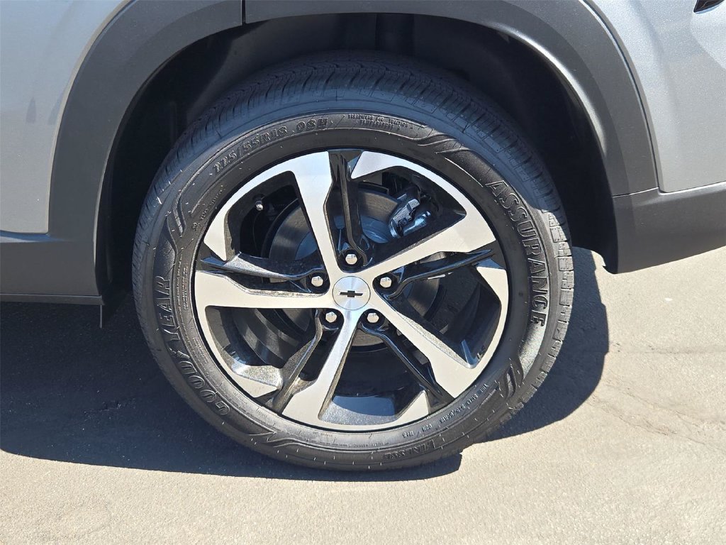 New 2026 Chevrolet Trax RS w/ Driver Confidence Package FWD image 22