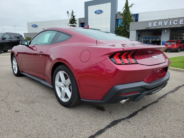 Used 2026 Ford Mustang Coupe RWD image 3