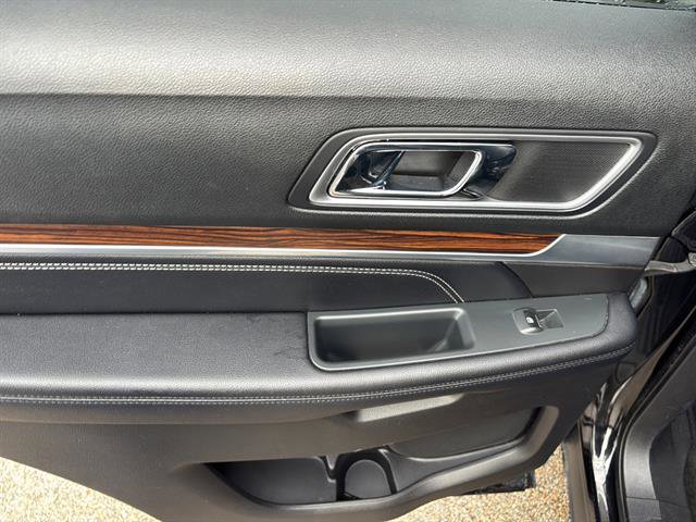 Certified 2017 Ford Explorer Limited image 17