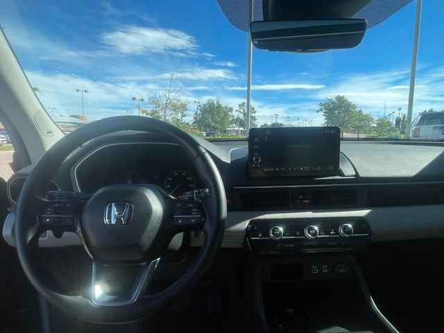 Used 2025 Honda Pilot Touring image 15