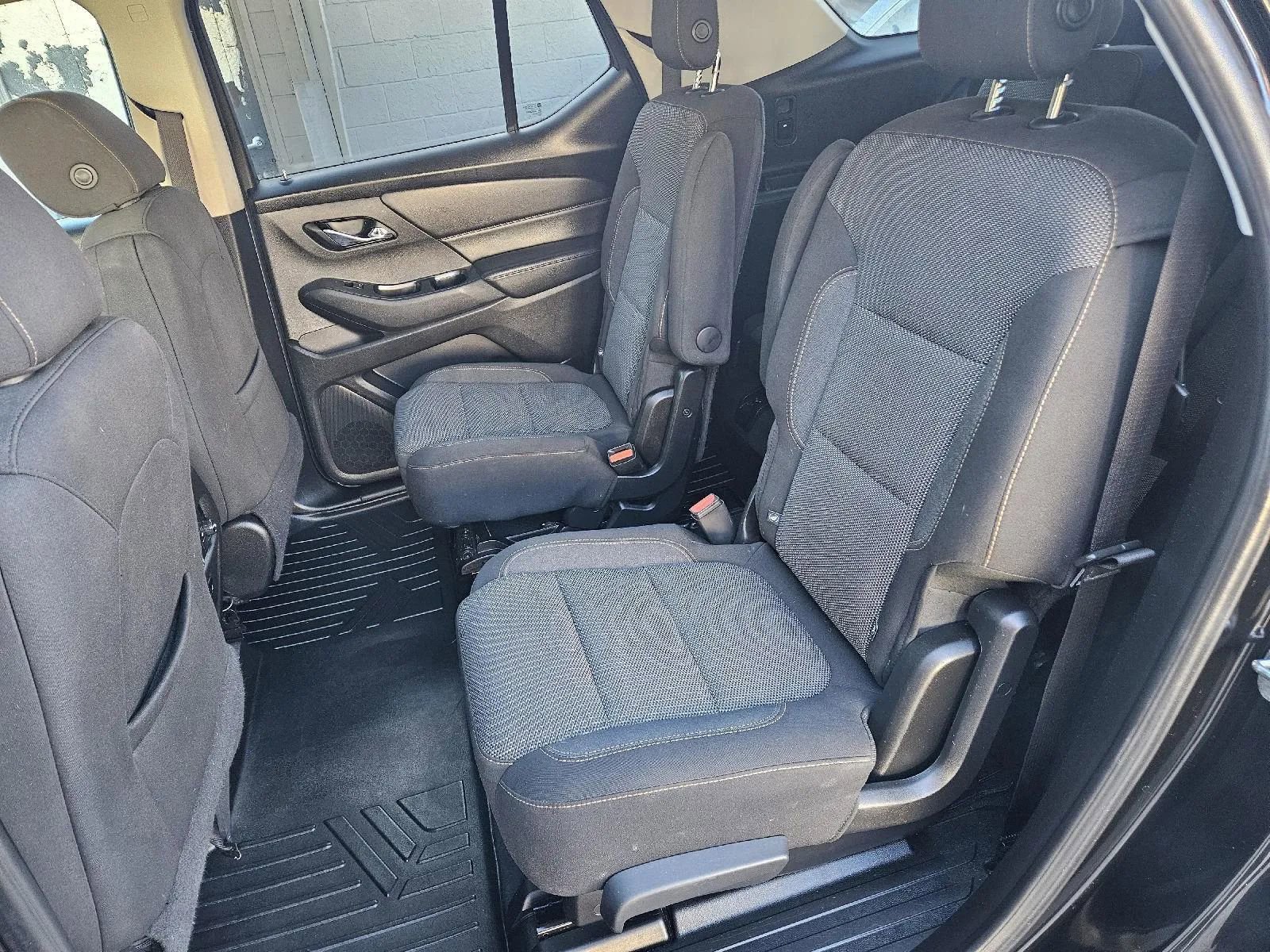 Used 2018 Chevrolet Traverse LT image 15