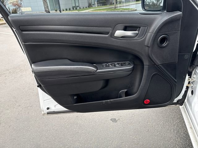 Used 2014 Chrysler 300 S image 15