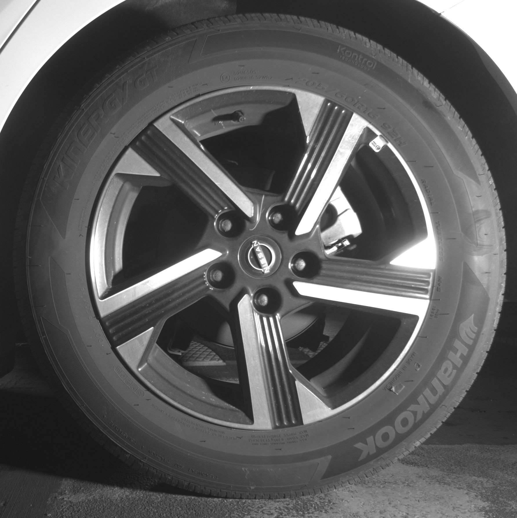 Used 2025 Nissan Sentra SV FWD image 14
