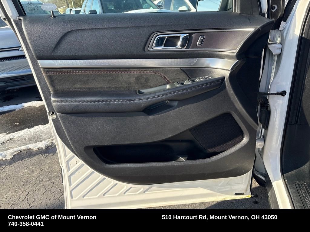 Used 2018 Ford Explorer XLT w/ Equipment Group 202A image 13