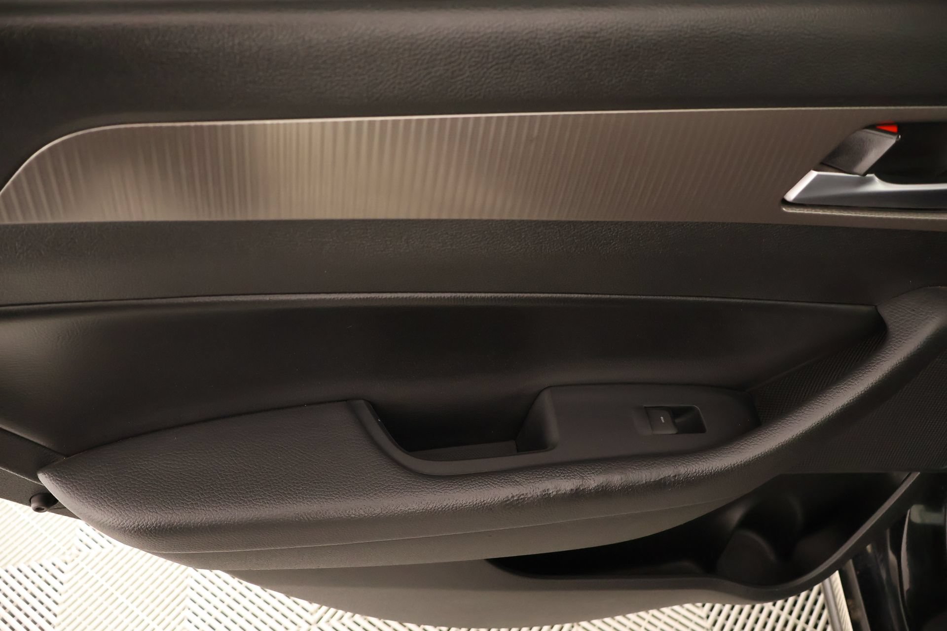 Used 2019 Hyundai Sonata Limited w/ Cargo Package FWD image 18