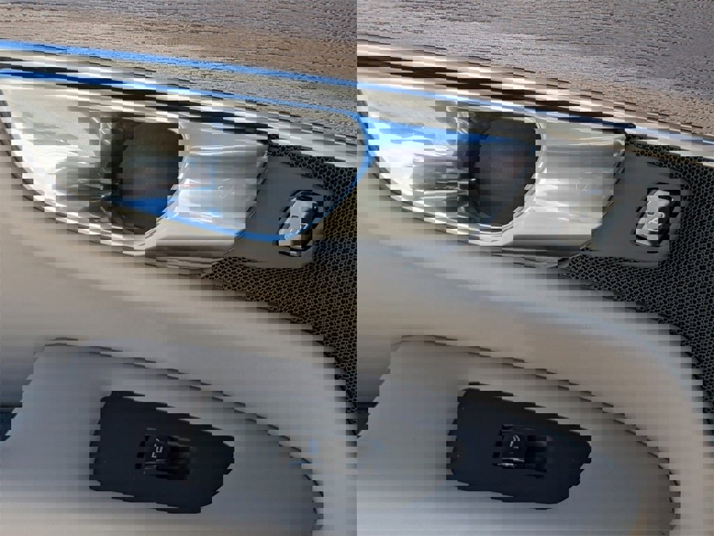 New 2026 Volvo XC90 B6 Plus w/ Protection Package Premier image 22