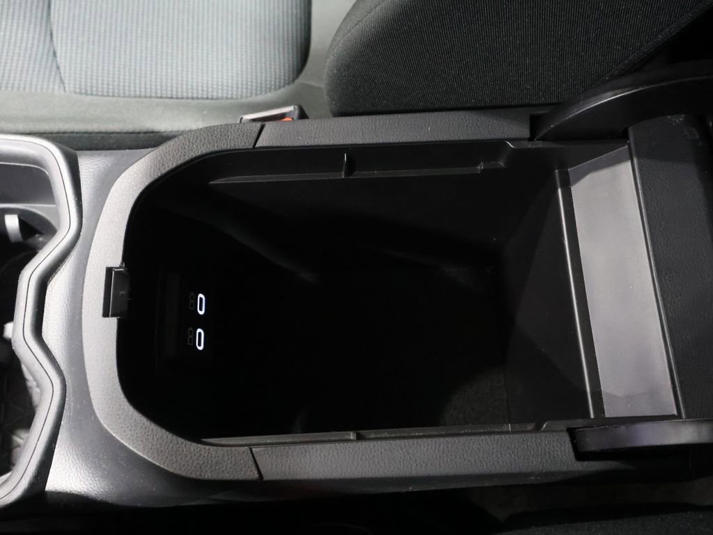 Used 2023 Toyota RAV4 LE image 34