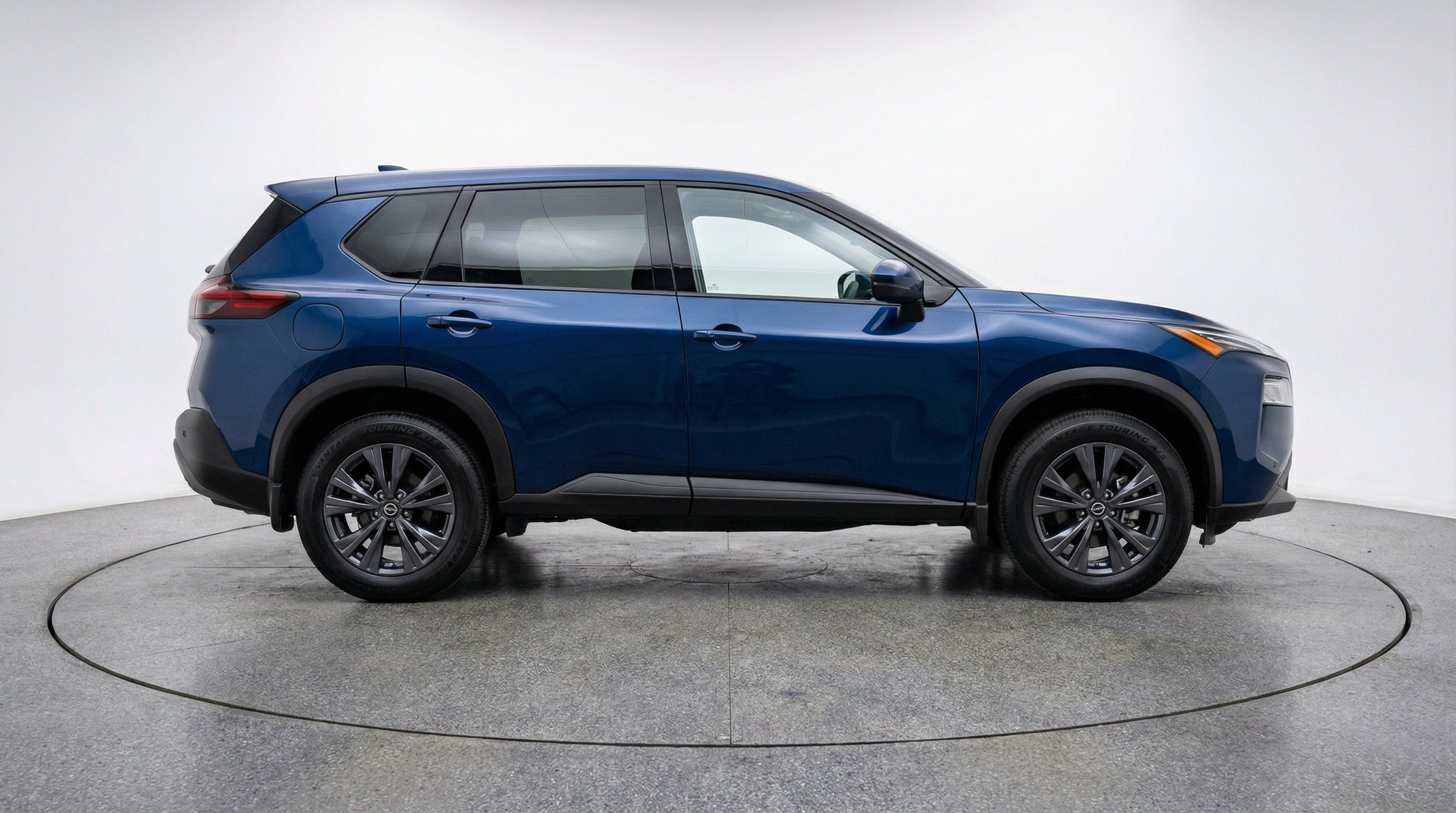 Used 2025 Nissan Rogue SV FWD image 11