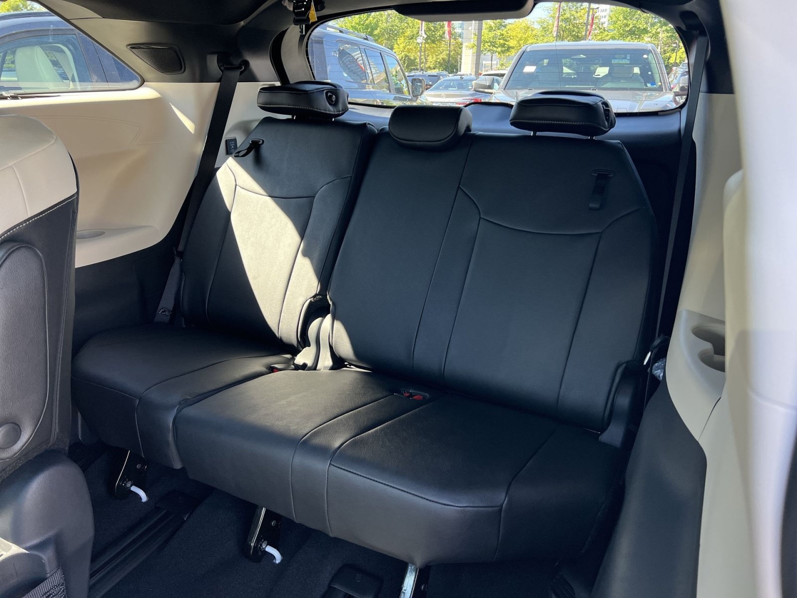New 2026 Toyota Sienna Platinum AWD/4WD image 20