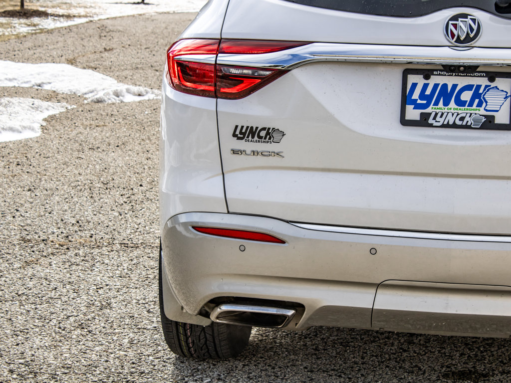Used 2018 Buick Enclave Avenir w/ Avenir Technology Package AWD/4WD image 13