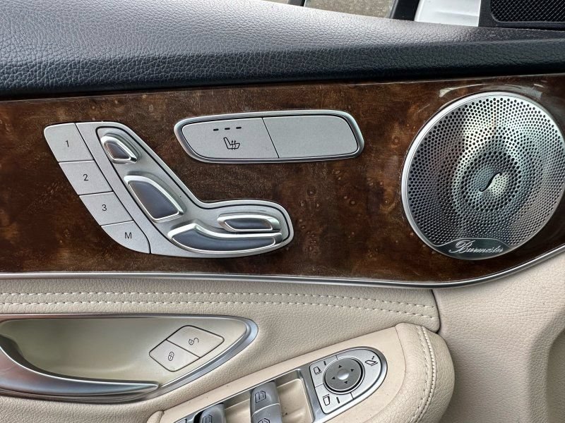 Used 2015 Mercedes-Benz C 300 4MATIC Sedan image 20