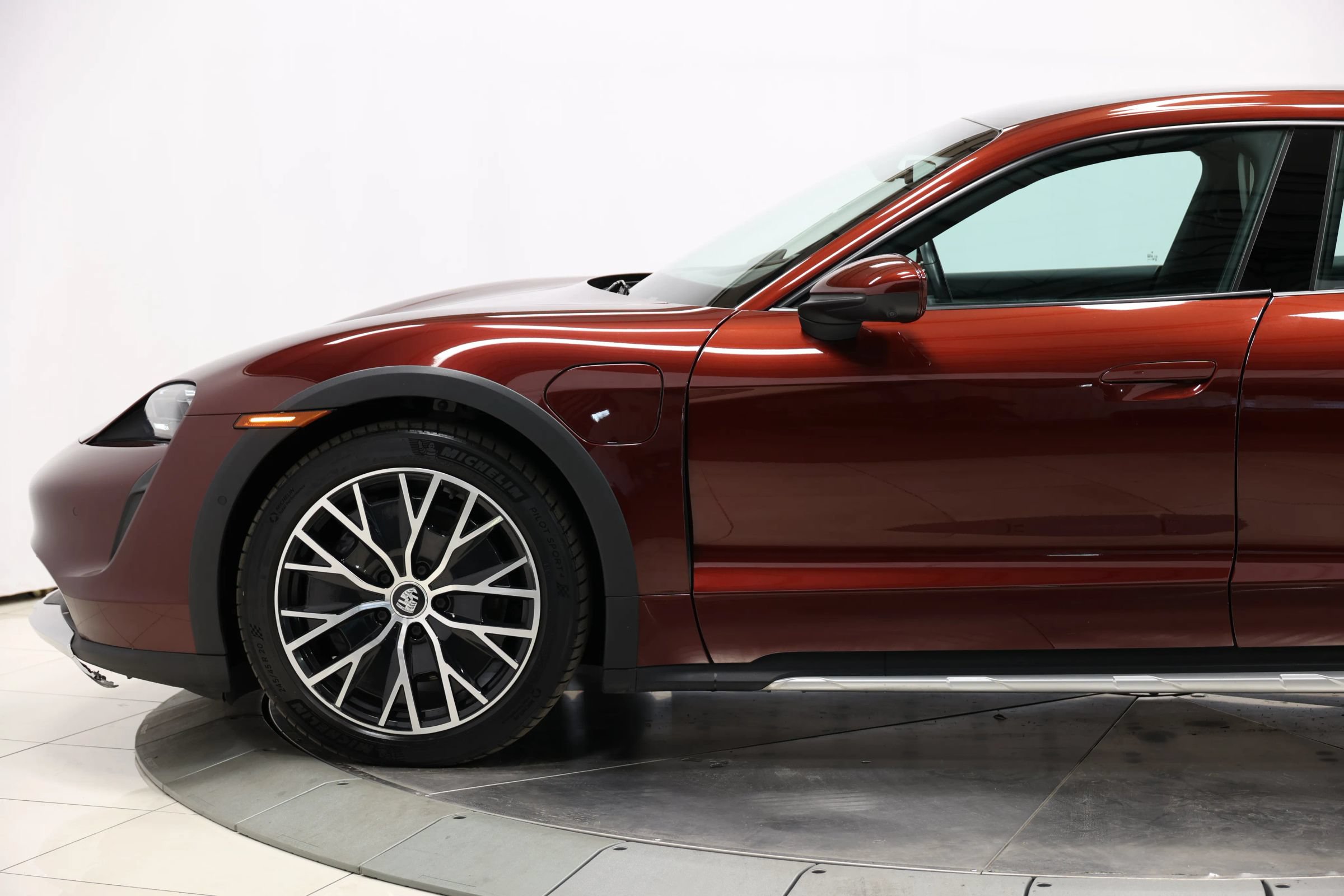 Used 2022 Porsche Taycan 4 Cross Turismo w/ Technology Package AWD/4WD image 7