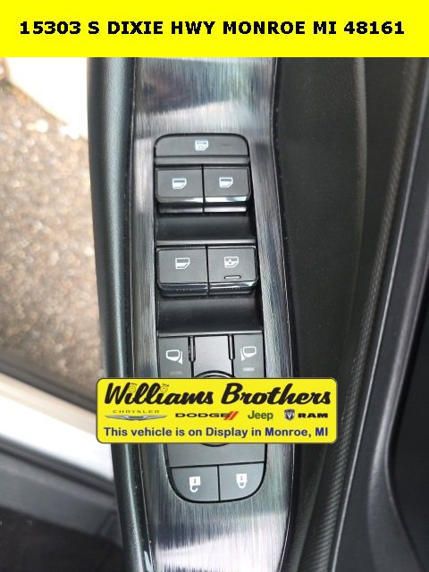 Used 2024 Nissan Rogue S image 11