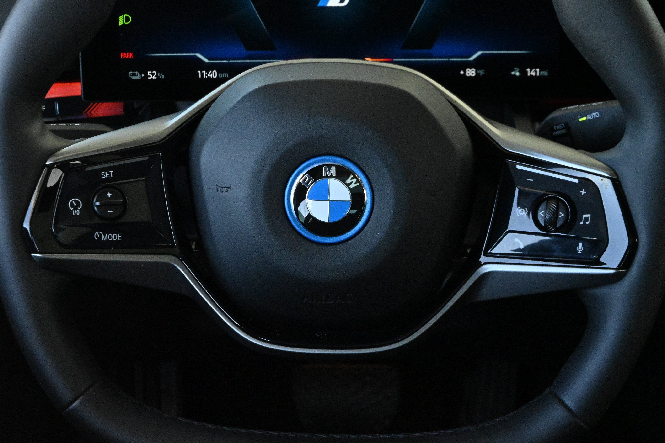 Used 2025 BMW i5 eDrive40i w/ Executive Package RWD image 28