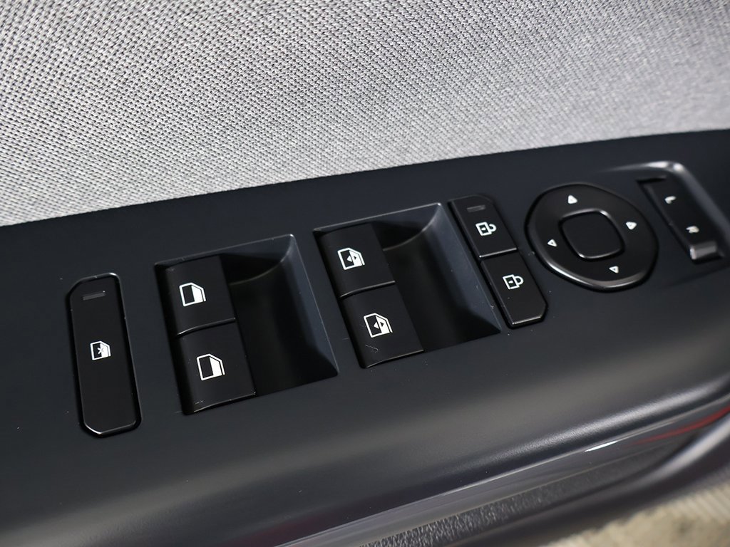 Certified 2025 Kia K4 EX image 34