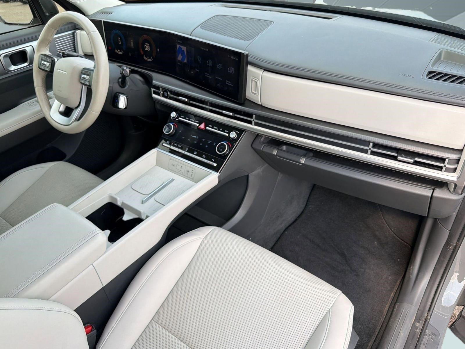 Used 2024 Hyundai Santa Fe SEL FWD image 30