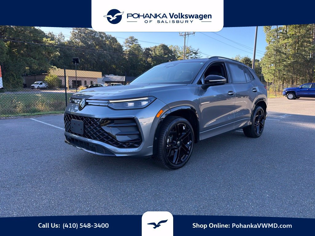 Used 2025 Volkswagen Tiguan SE R-Line