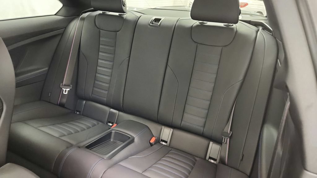 Used 2025 BMW M2 w/ Lighting Package RWD image 32