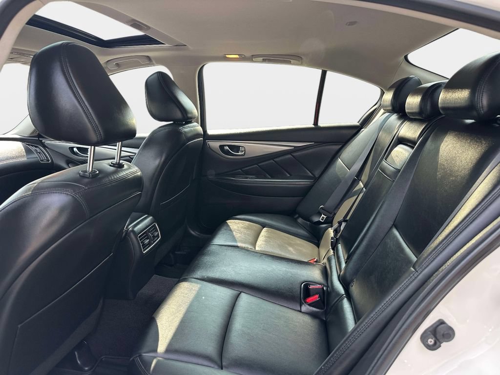 Used 2019 INFINITI Q50 Luxe w/ Essential Package (3.0T Luxe) AWD/4WD image 10