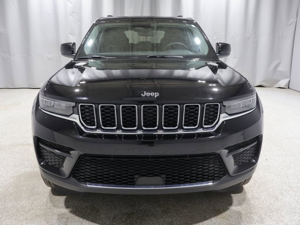 Certified 2023 Jeep Grand Cherokee Laredo w/ Trailer Tow Prep Group (B) AWD/4WD image 9