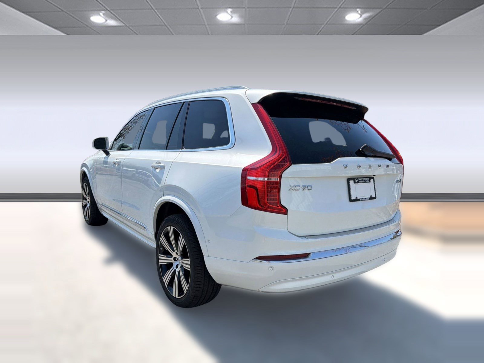 Certified 2023 Volvo XC90 B6 Ultimate w/ Lounge Package AWD/4WD image 3