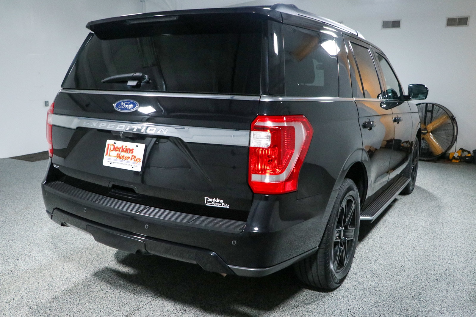 Used 2020 Ford Expedition XLT w/ Equipment Group 202A RWD image 7