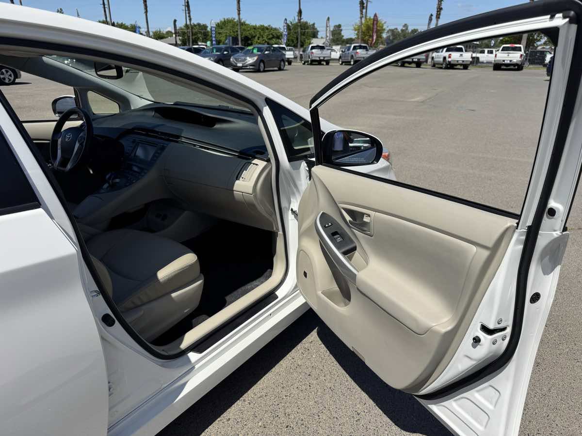 Used 2013 Toyota Prius Four FWD image 14