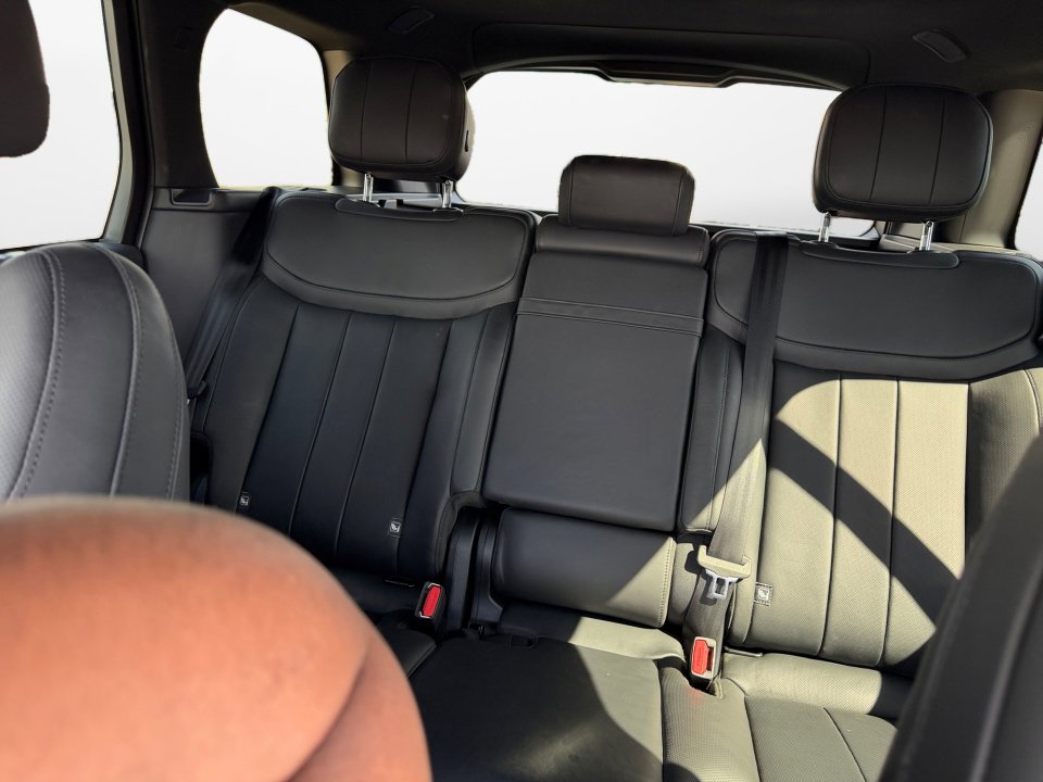 Certified 2024 Land Rover Range Rover SE AWD/4WD image 12