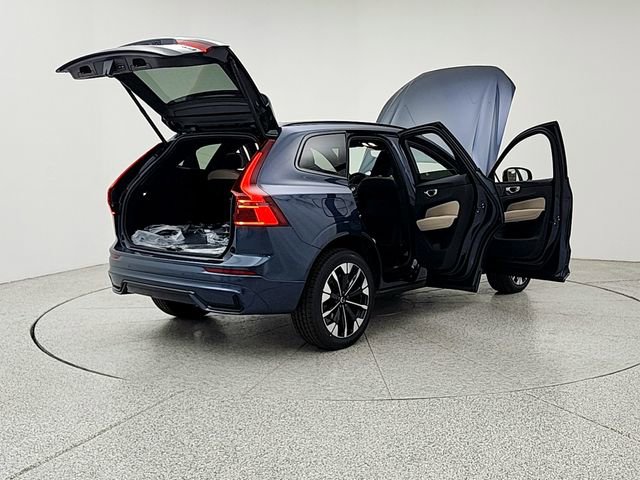 New 2026 Volvo XC60 B5 Plus w/ Climate Package PRO AWD/4WD image 11