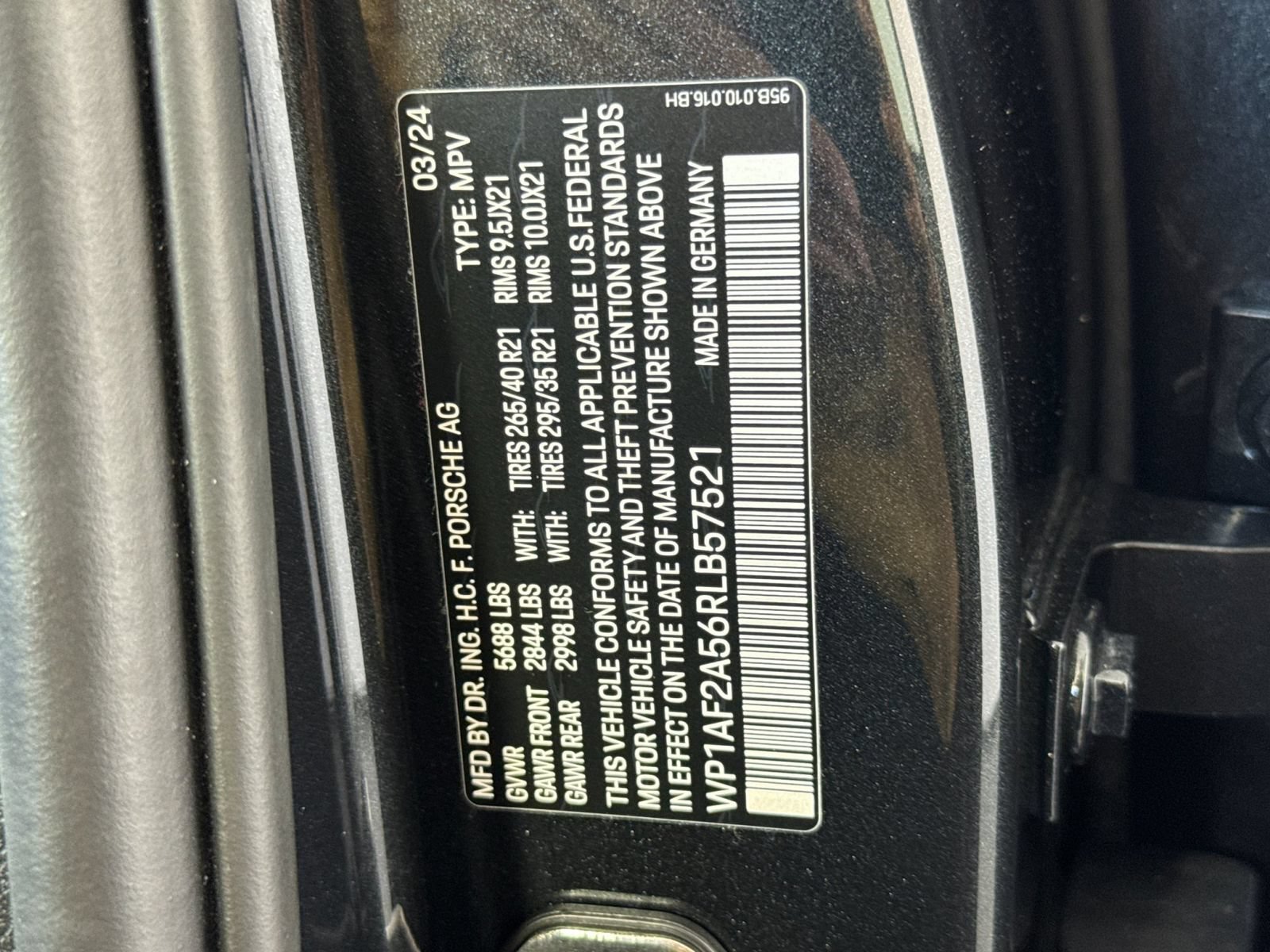 Certified 2024 Porsche Macan GTS AWD/4WD image 35