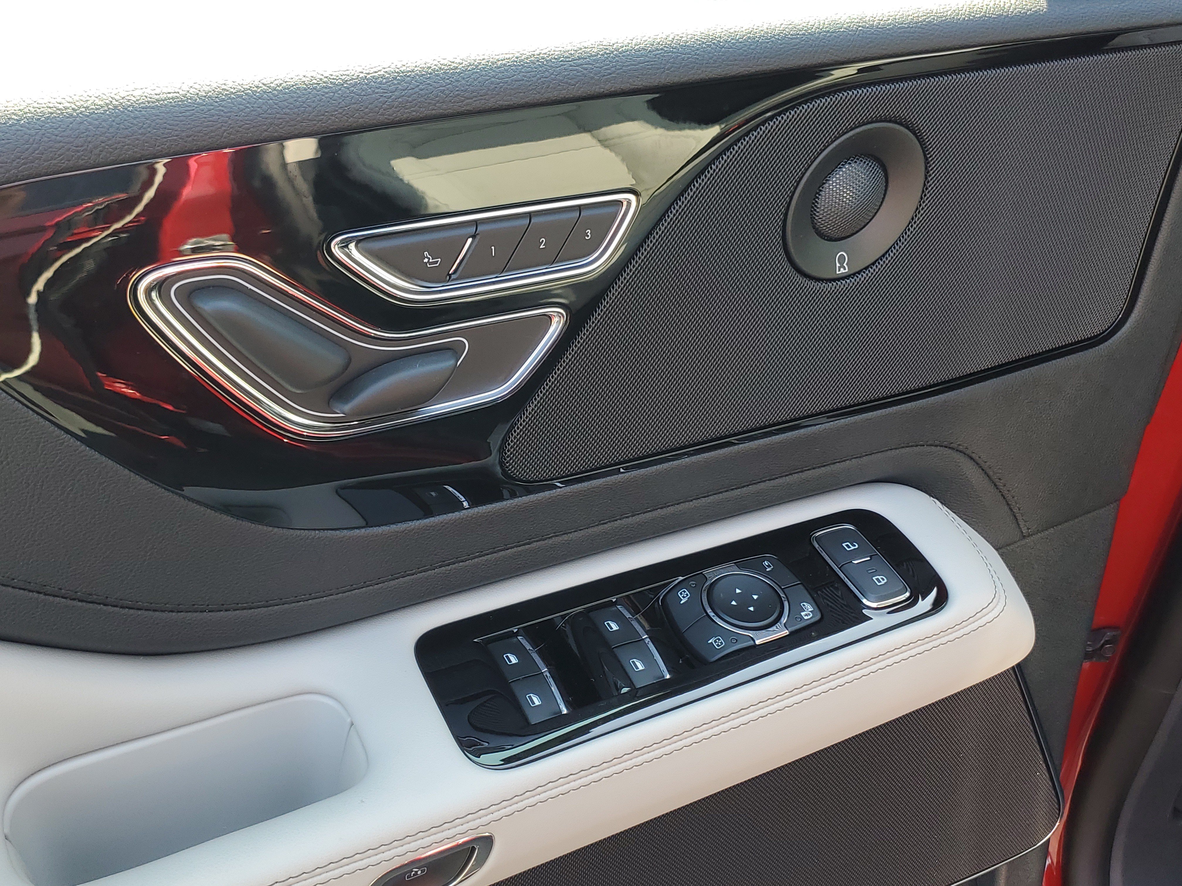 New 2026 Lincoln Aviator Reserve w/ Jet Appearance Package AWD/4WD image 9