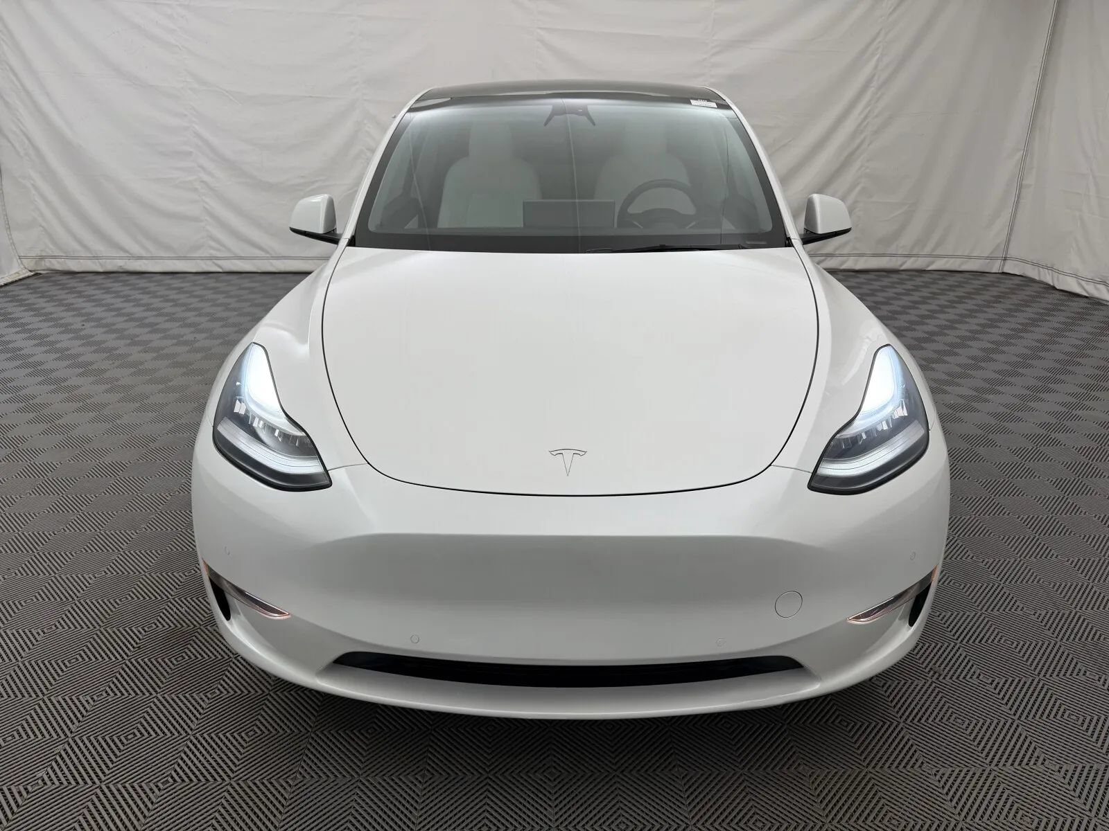 Used 2021 Tesla Model Y Long Range AWD/4WD image 3