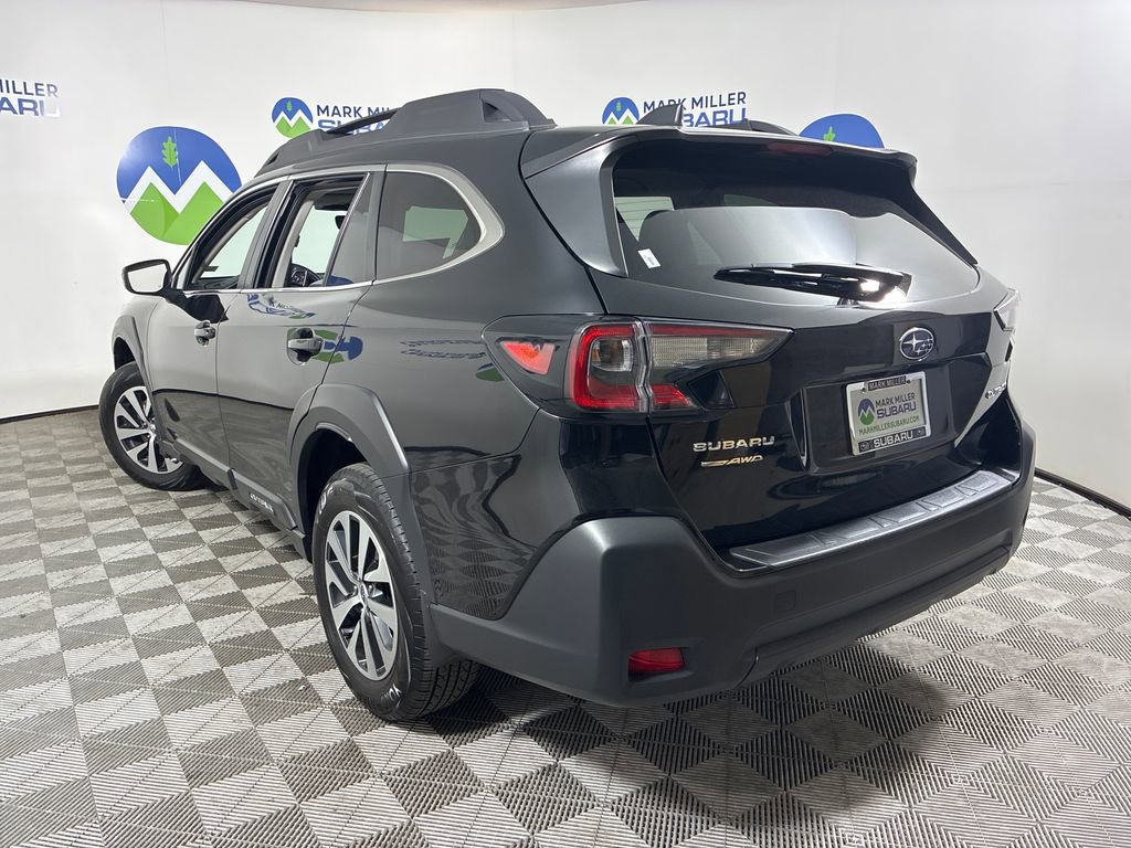 Certified 2025 Subaru Outback Premium AWD/4WD image 7