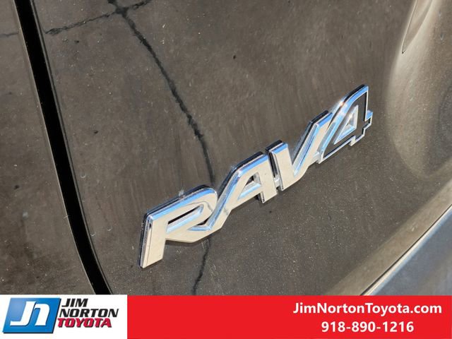 Used 2025 Toyota RAV4 LE AWD/4WD image 12