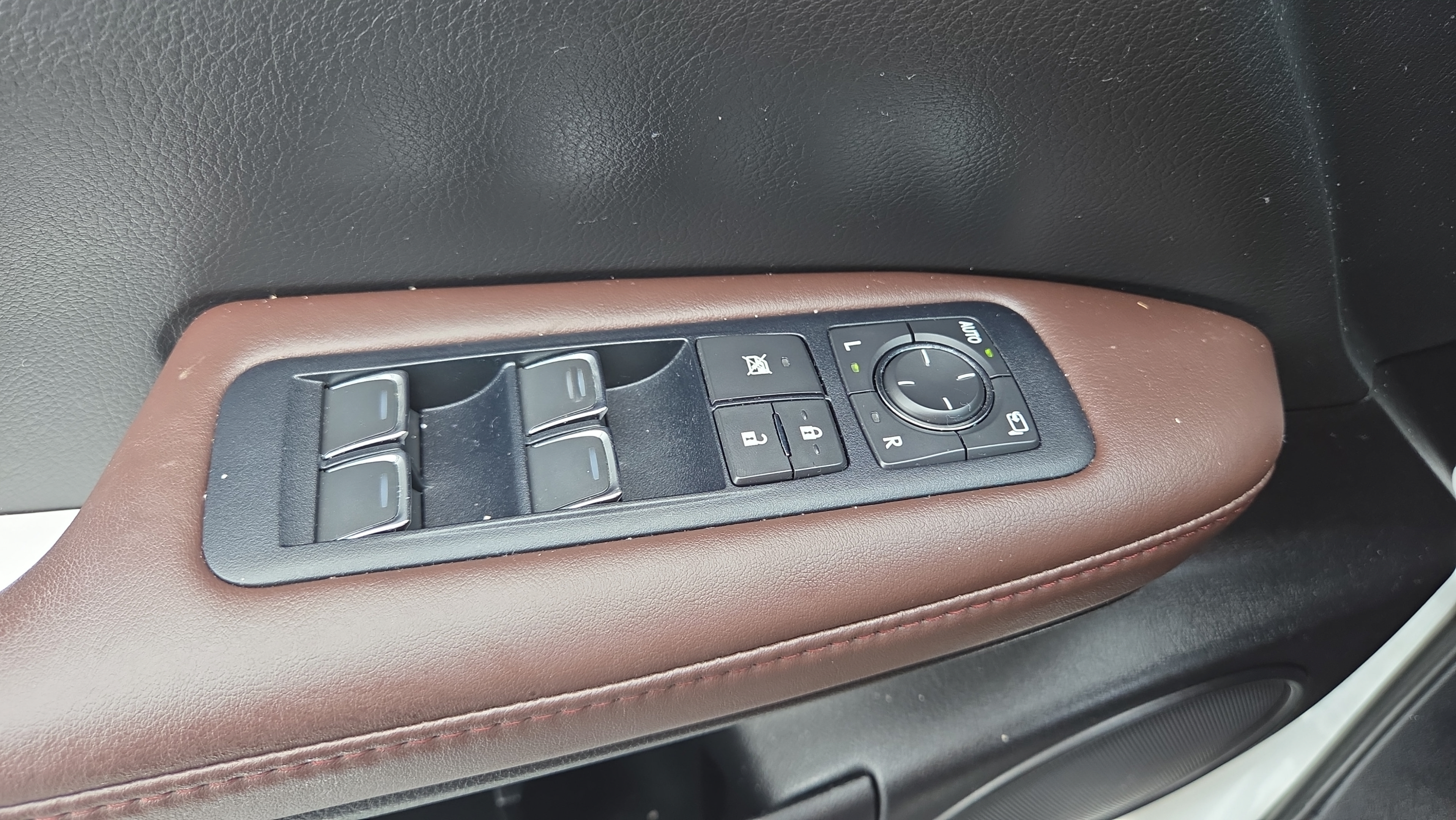 Used 2017 Lexus RX 350 FWD w/ Premium Package image 32
