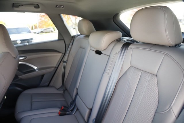 New 2025 Audi Q5 Premium Plus image 17