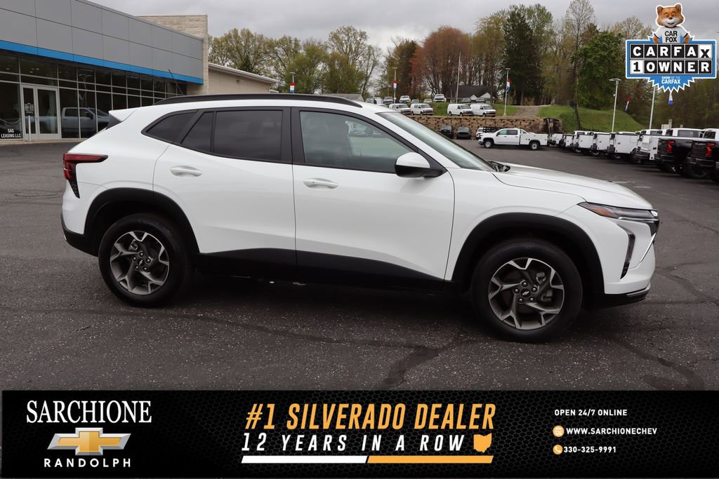 Used 2025 Chevrolet Trax LT w/ Driver Confidence Package FWD image 1