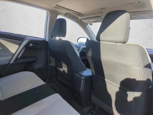 Used 2018 Toyota RAV4 XLE image 18