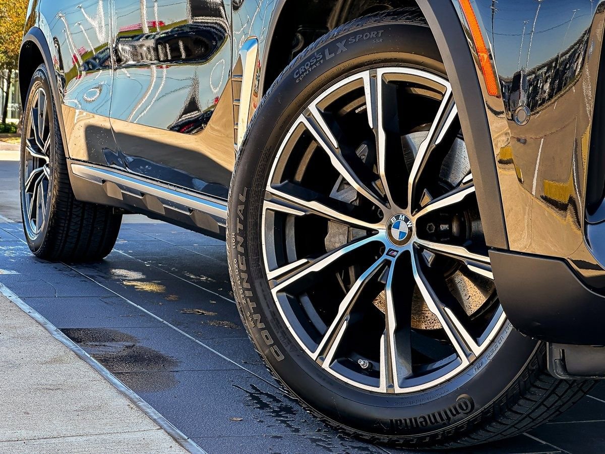 New 2025 BMW X5 sDrive40i w/ Climate Comfort Package image 2