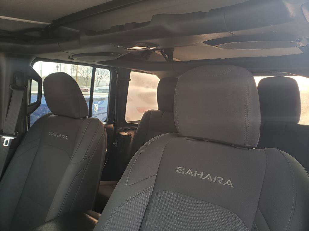 Used 2018 Jeep Wrangler Unlimited Sahara image 28