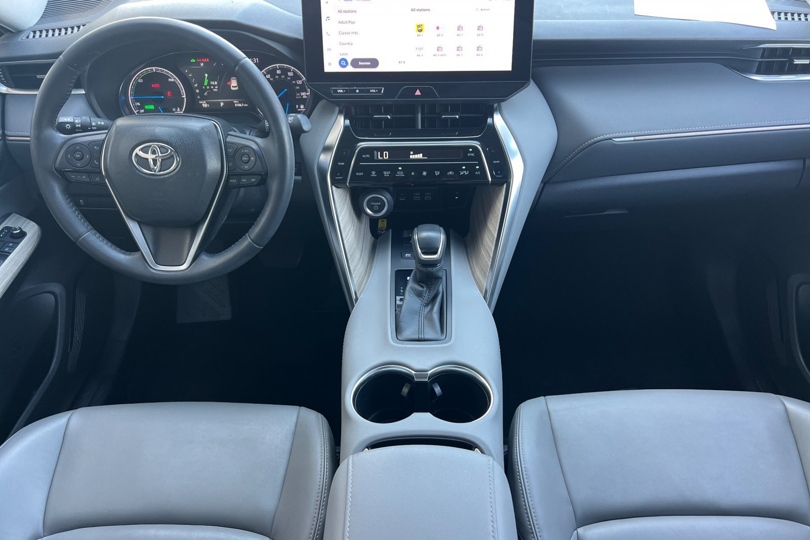 Certified 2024 Toyota Venza XLE AWD/4WD image 13