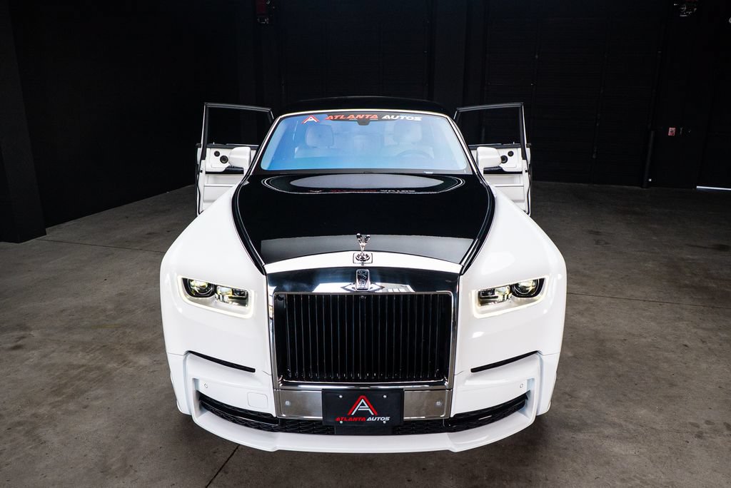Used 2022 Rolls-Royce Phantom Sedan w/ The Phantom Package RWD image 4