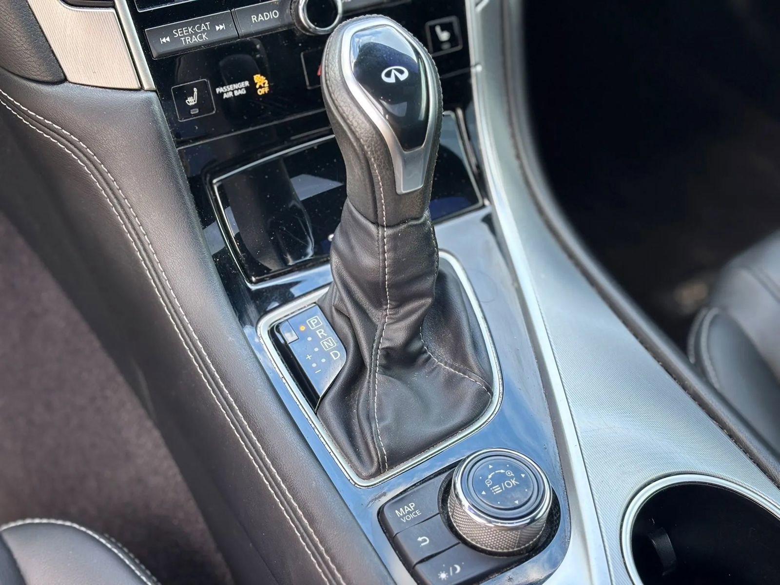 Used 2019 INFINITI Q60 3.0t Luxe w/ Essential Package image 28